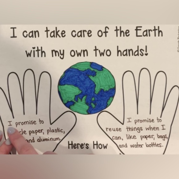 Tie & pin! NWT Australian. Easy to clean & care for: 100% polyester🤓👍🏼 - Picture 6 of 6